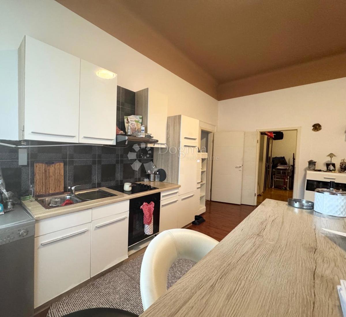 Stanovanje Centar, Rijeka, 78,49m2