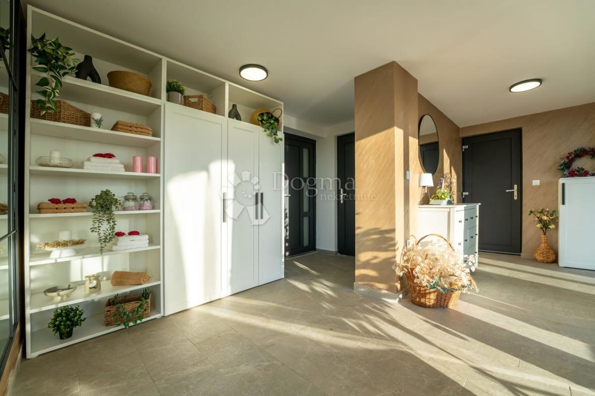 Hiša Stanići, Kapela, 230m2