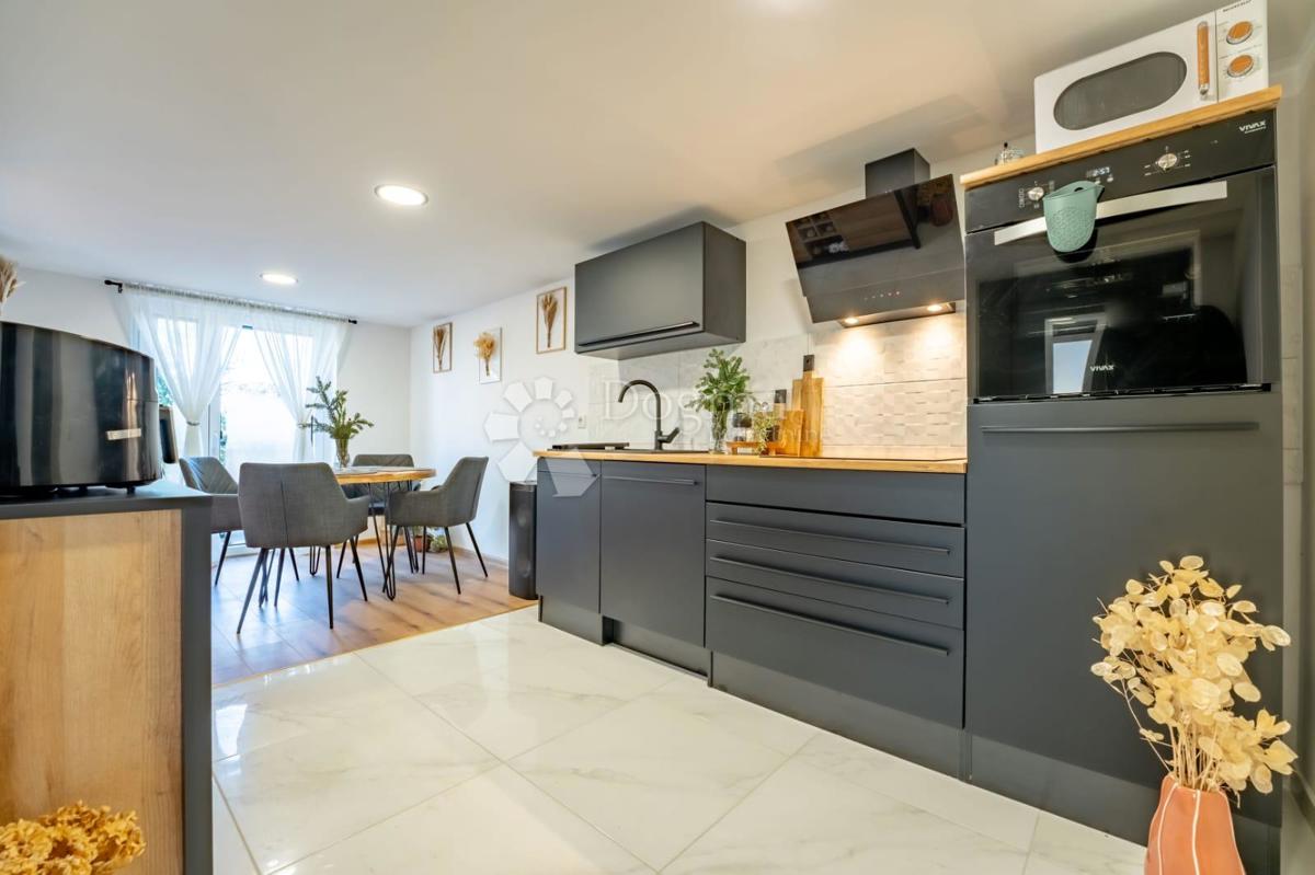 Hiša Stanići, Kapela, 230m2