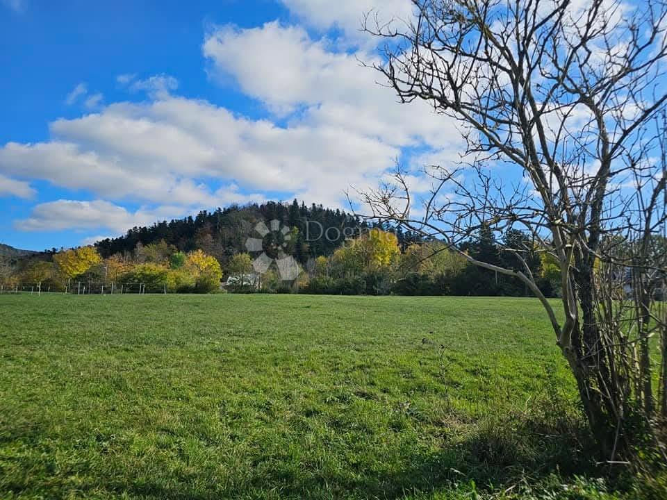 Zazidljivo zemljišče Lič, Fužine, 809m2