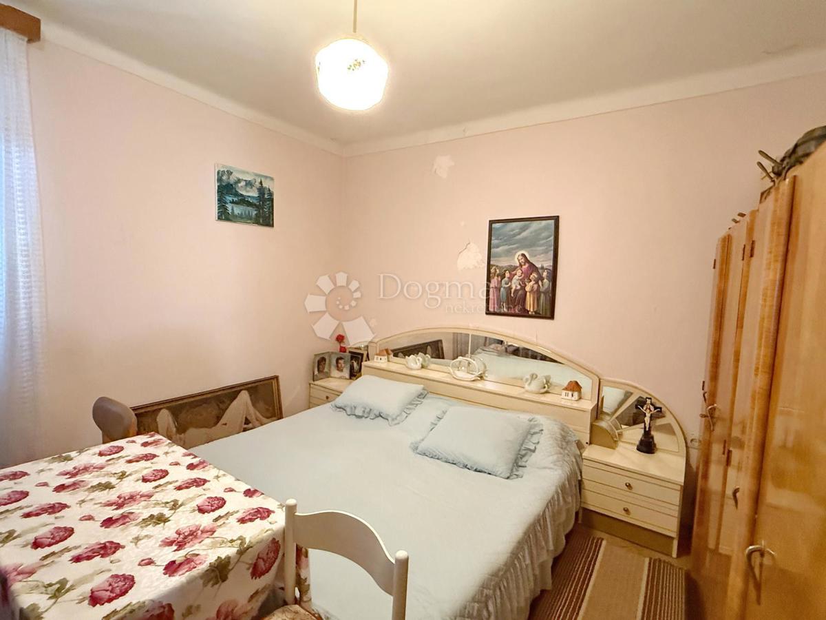 PRILOŽNOST - HIŠA ZA OBNOVO Z VRTOM V CENTRU VODNJANA
