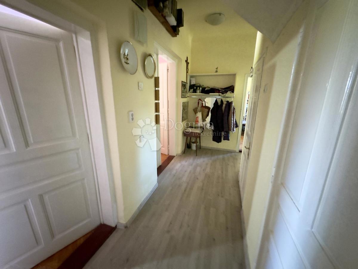 Hiša Centar, Sisak, 280m2
