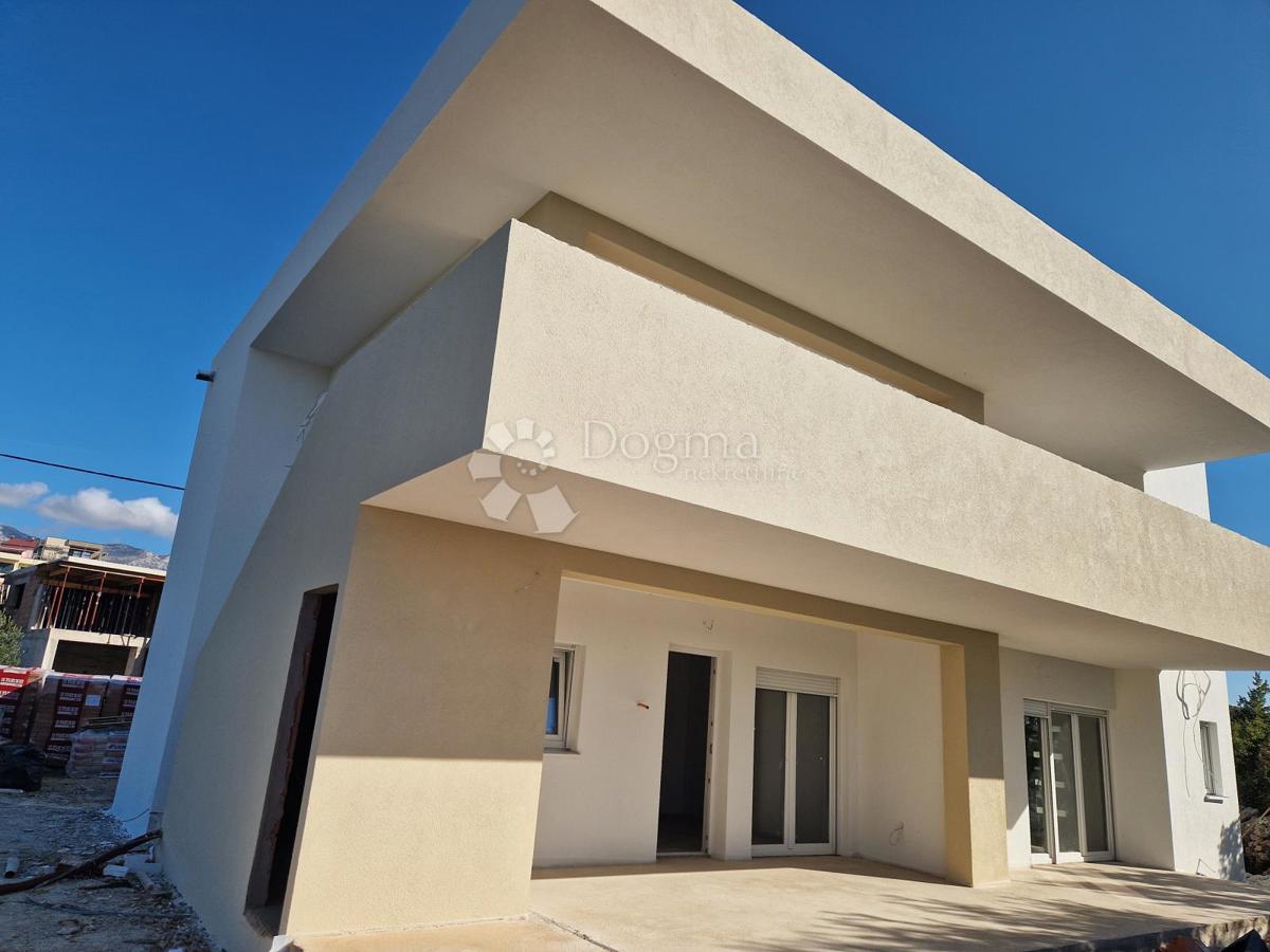 Stanovanje Maslenica, Jasenice, 5.516m2