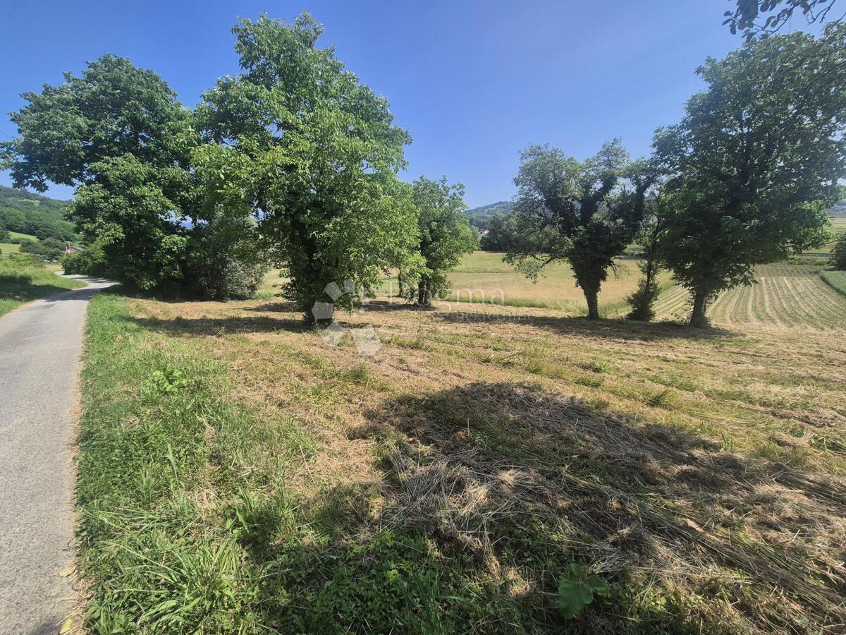 Zazidljivo zemljišče Dukovec, Sveti Križ Začretje, 1.927m2