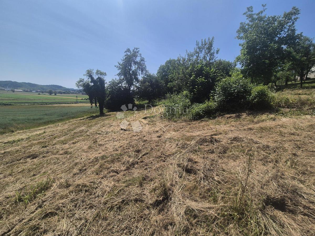 Zazidljivo zemljišče Dukovec, Sveti Križ Začretje, 1.927m2