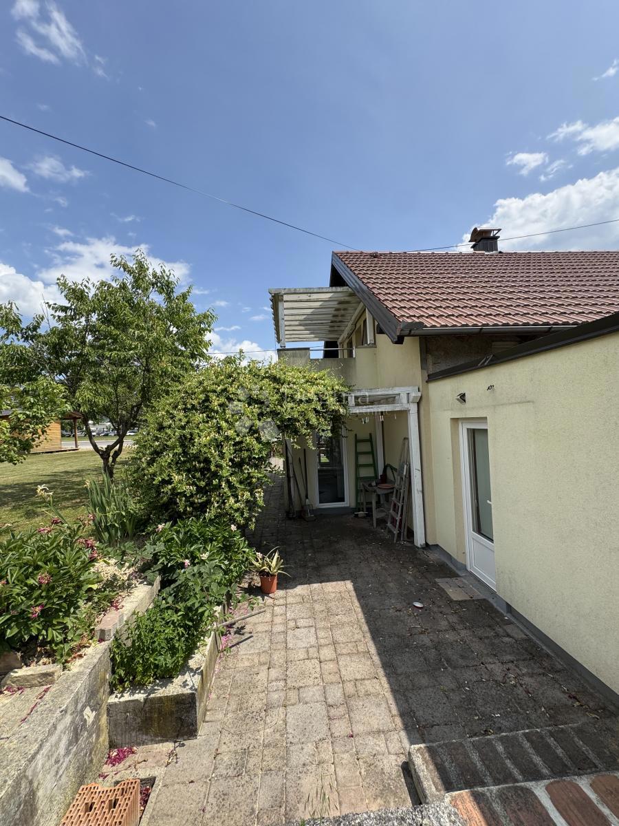 Hiša Črešnjevec, Tuhelj, 102m2
