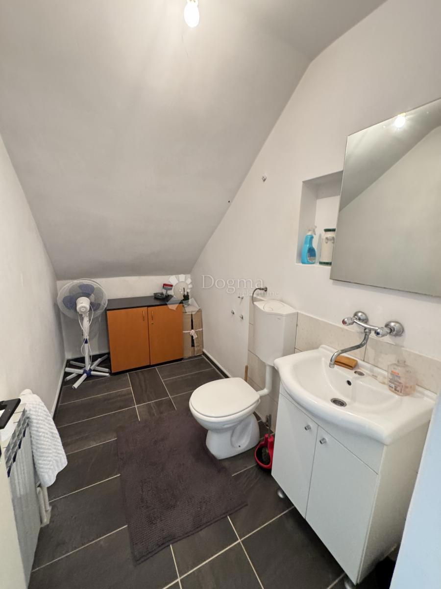 Hiša Črešnjevec, Tuhelj, 102m2