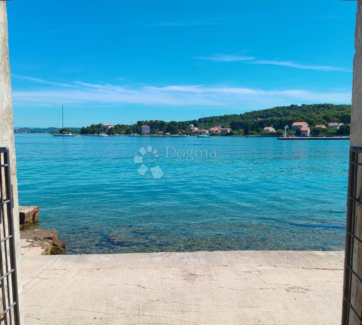 Hiša Zlarin, Šibenik - Okolica, 168m2