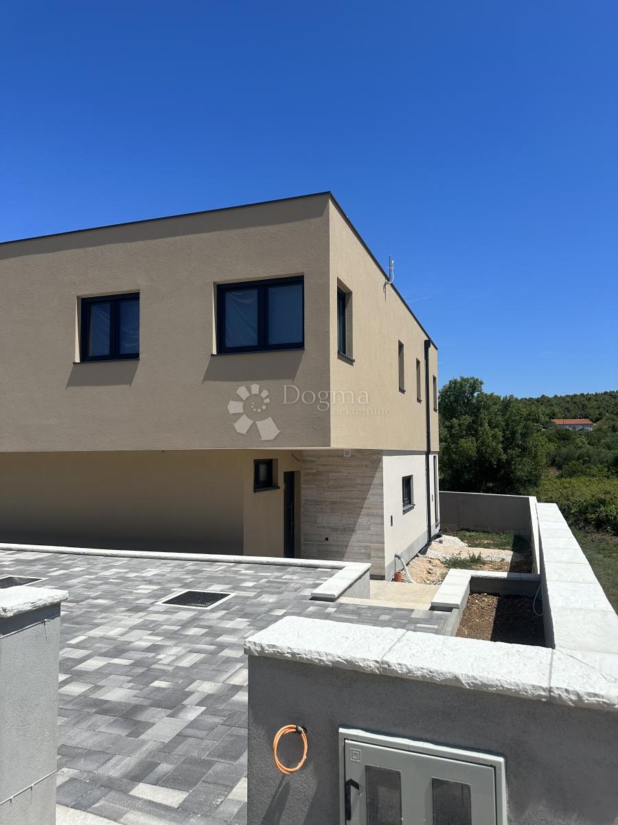Stanovanje Tisno, 106m2