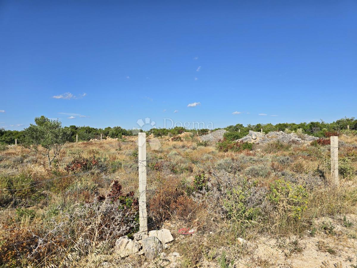 Zazidljivo zemljišče Donje Raštane, Sveti Filip I Jakov, 2.171m2