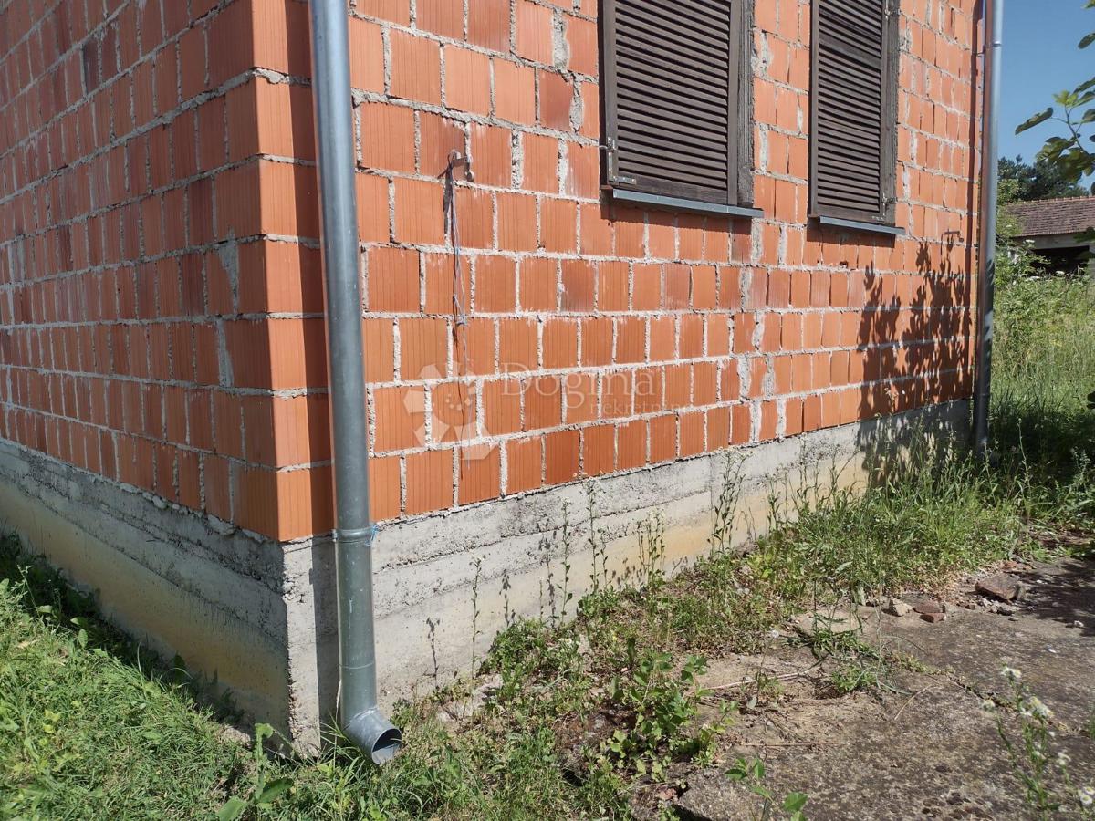 Hiša Dugo Selo Lasinjsko, Gvozd, 75m2