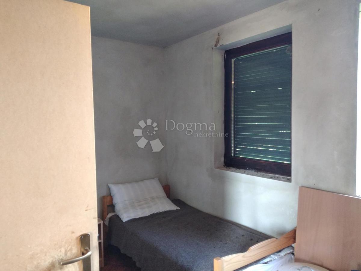 Hiša Dugo Selo Lasinjsko, Gvozd, 75m2