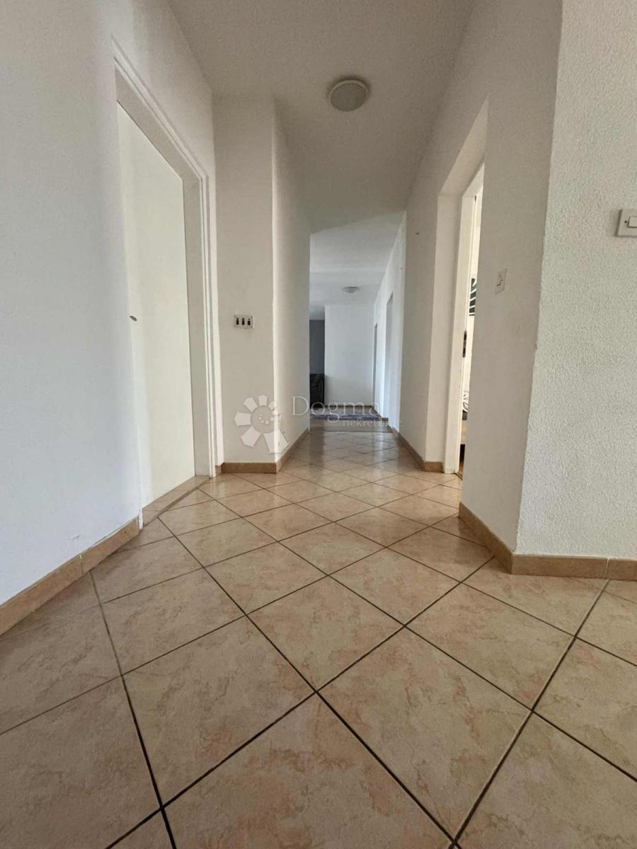 Hiša Vodice, 270m2