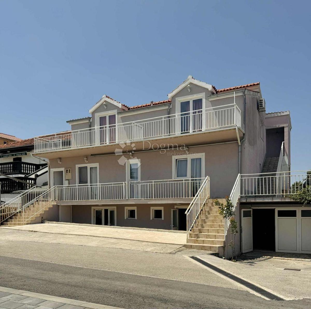 Hiša Vodice, 270m2