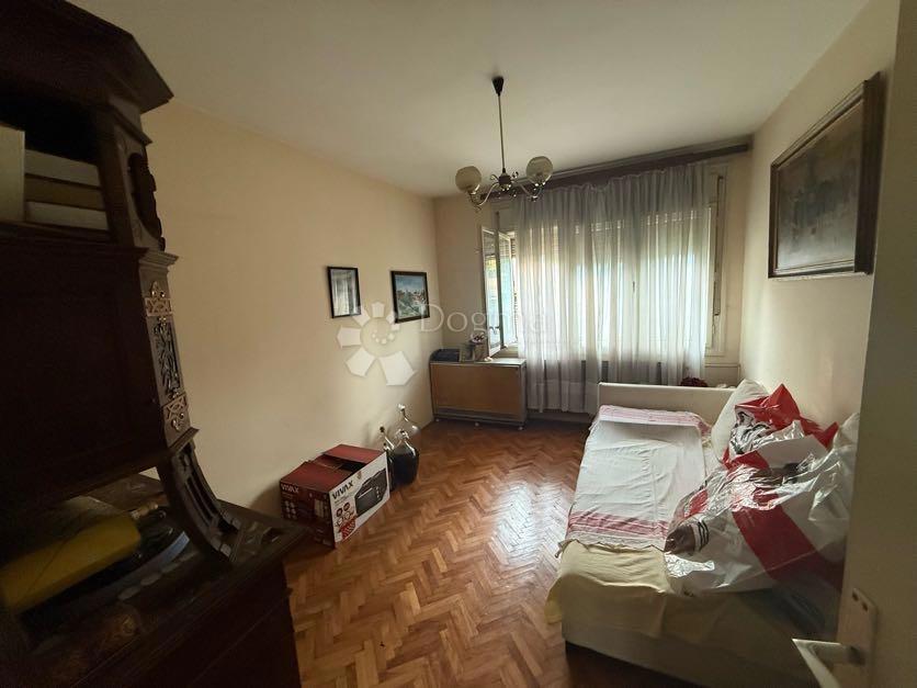 Hiša Centar, Gospić, 280m2