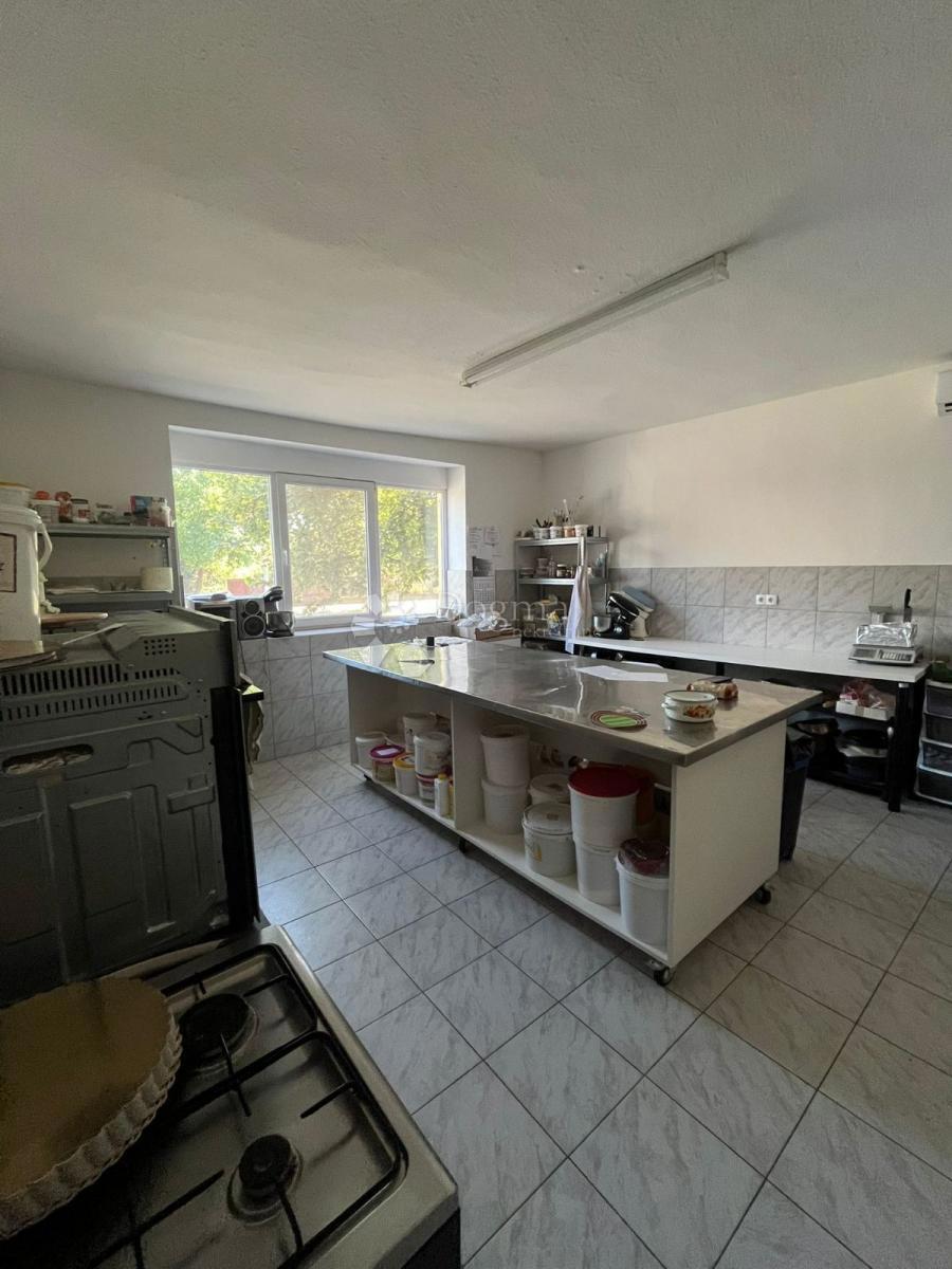 Hiša Beli Manastir, 583,80m2