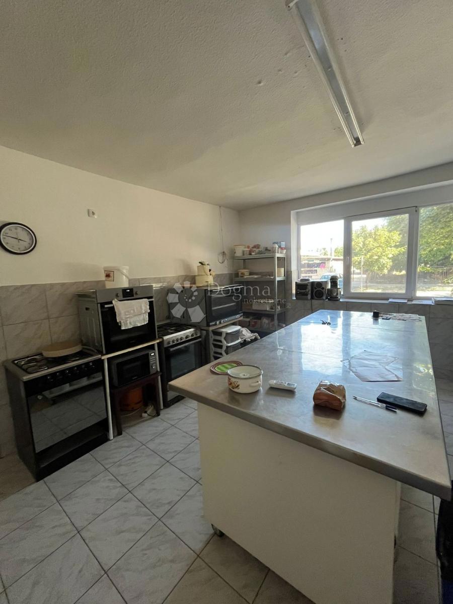 Hiša Beli Manastir, 583,80m2