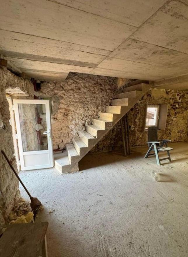 Hiša Stara Baška, Punat, 155.000m2