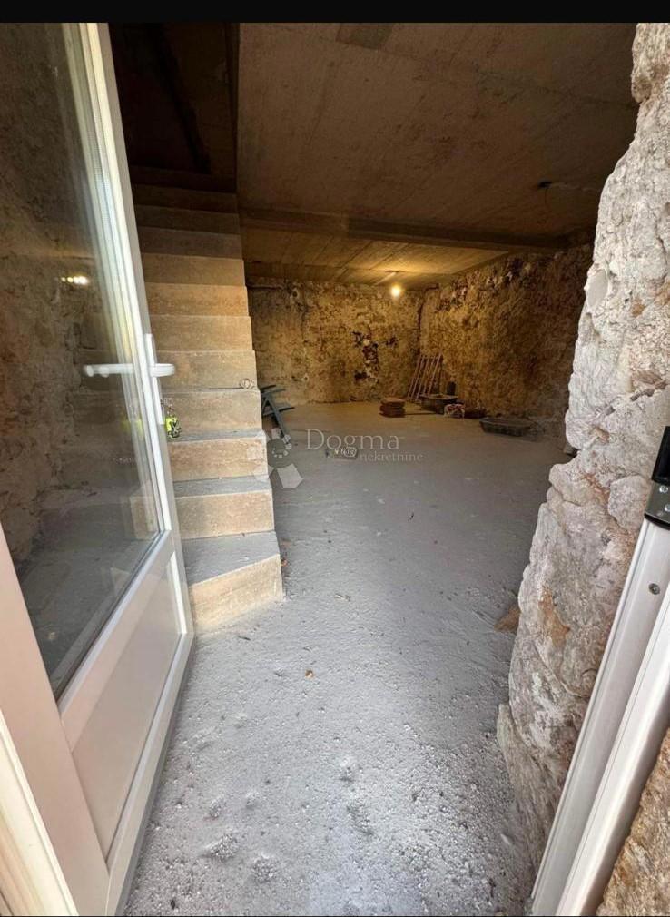 Hiša Stara Baška, Punat, 155.000m2