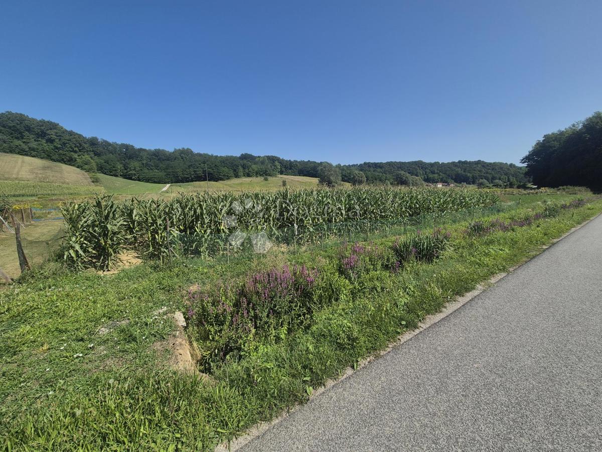 Zazidljivo zemljišče Kozjak Začretski, Sveti Križ Začretje, 1.949m2