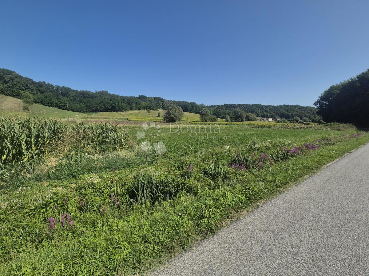 Zazidljivo zemljišče Kozjak Začretski, Sveti Križ Začretje, 1.949m2