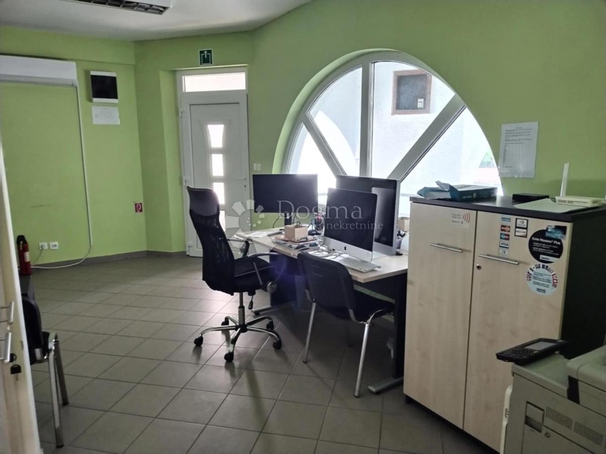 Hiša Centar, Virovitica, 307m2