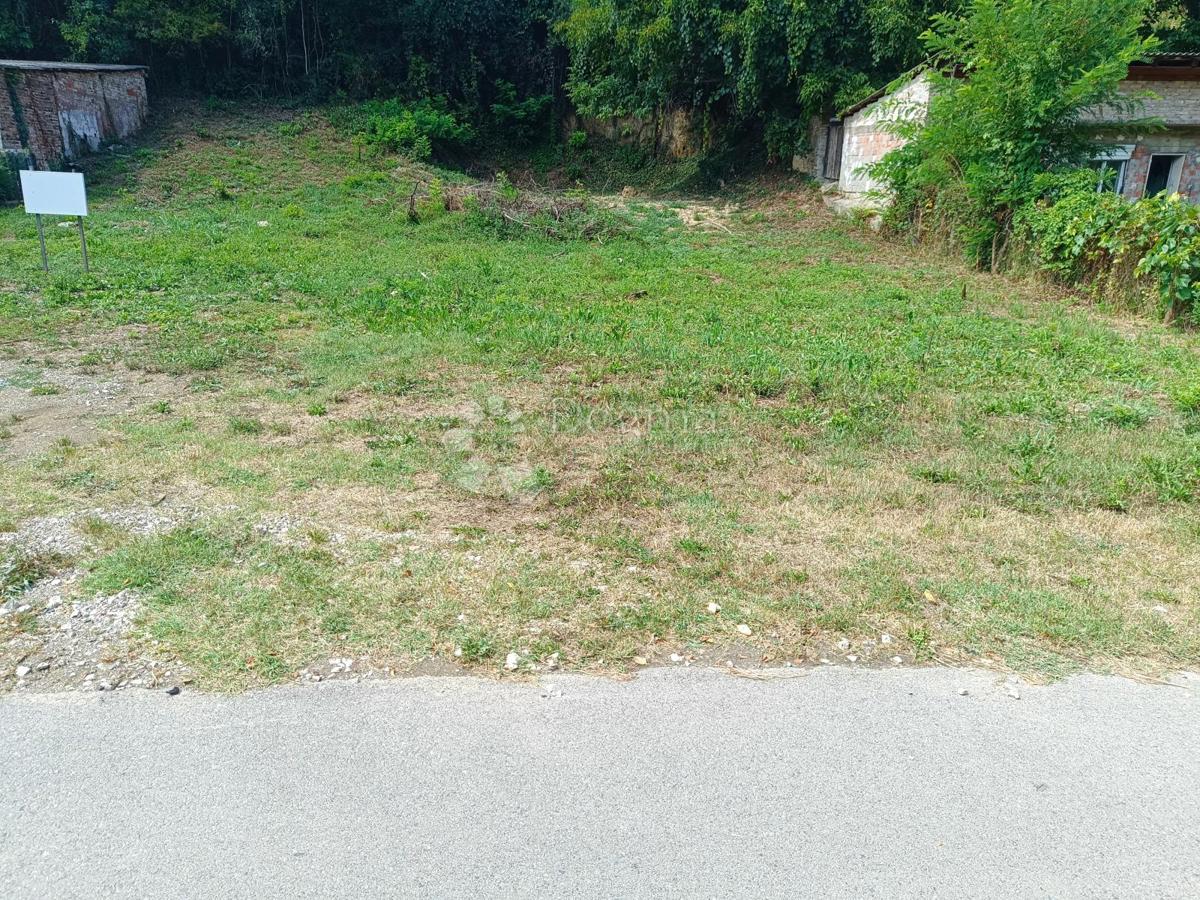 Zazidljivo zemljišče Desna Supoderica, Vukovar, 686m2