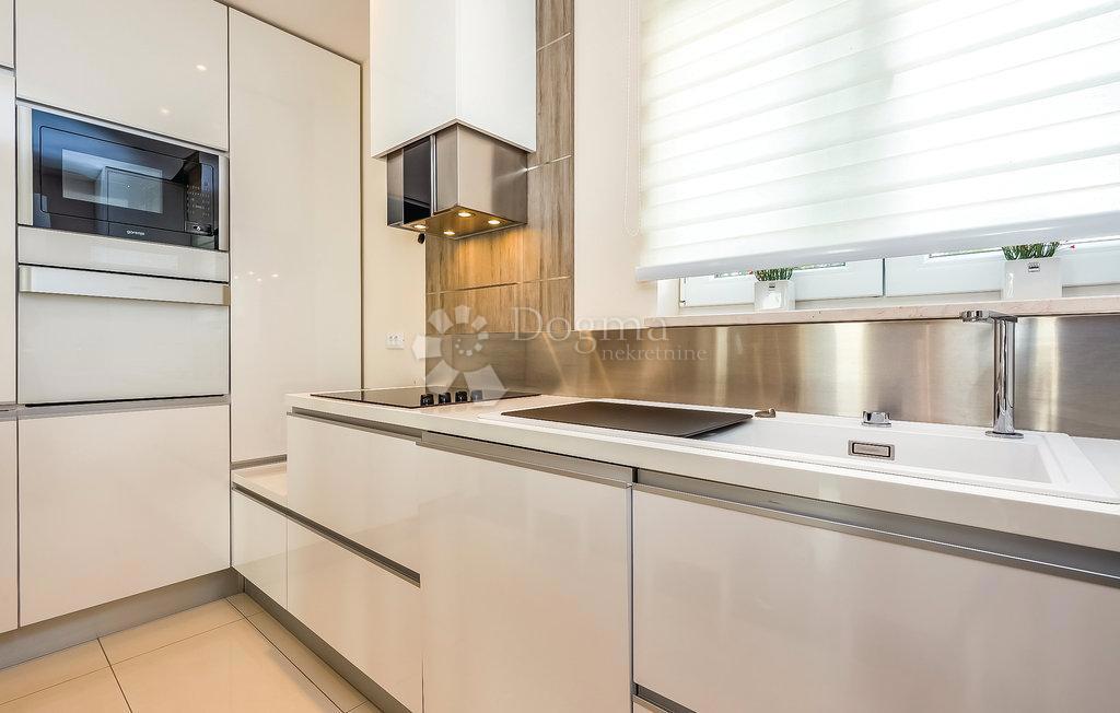 Apartma Crikvenica, 90m2