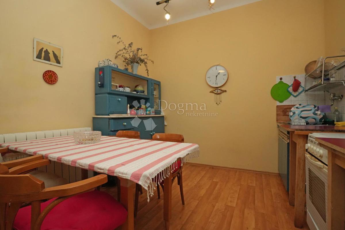 Fenomenalen apartma v centru Pule