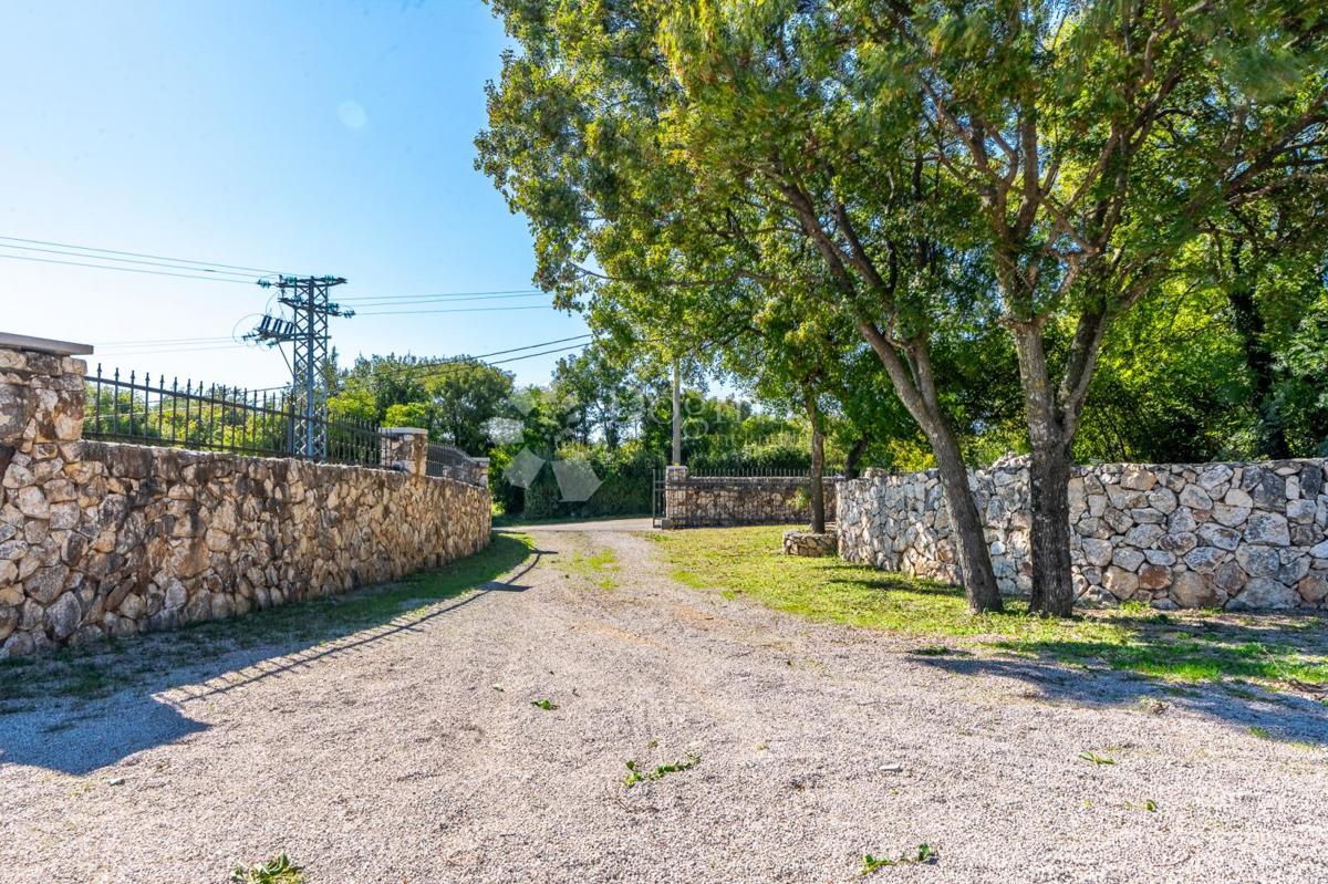 Hiša Dobrinj, 180m2