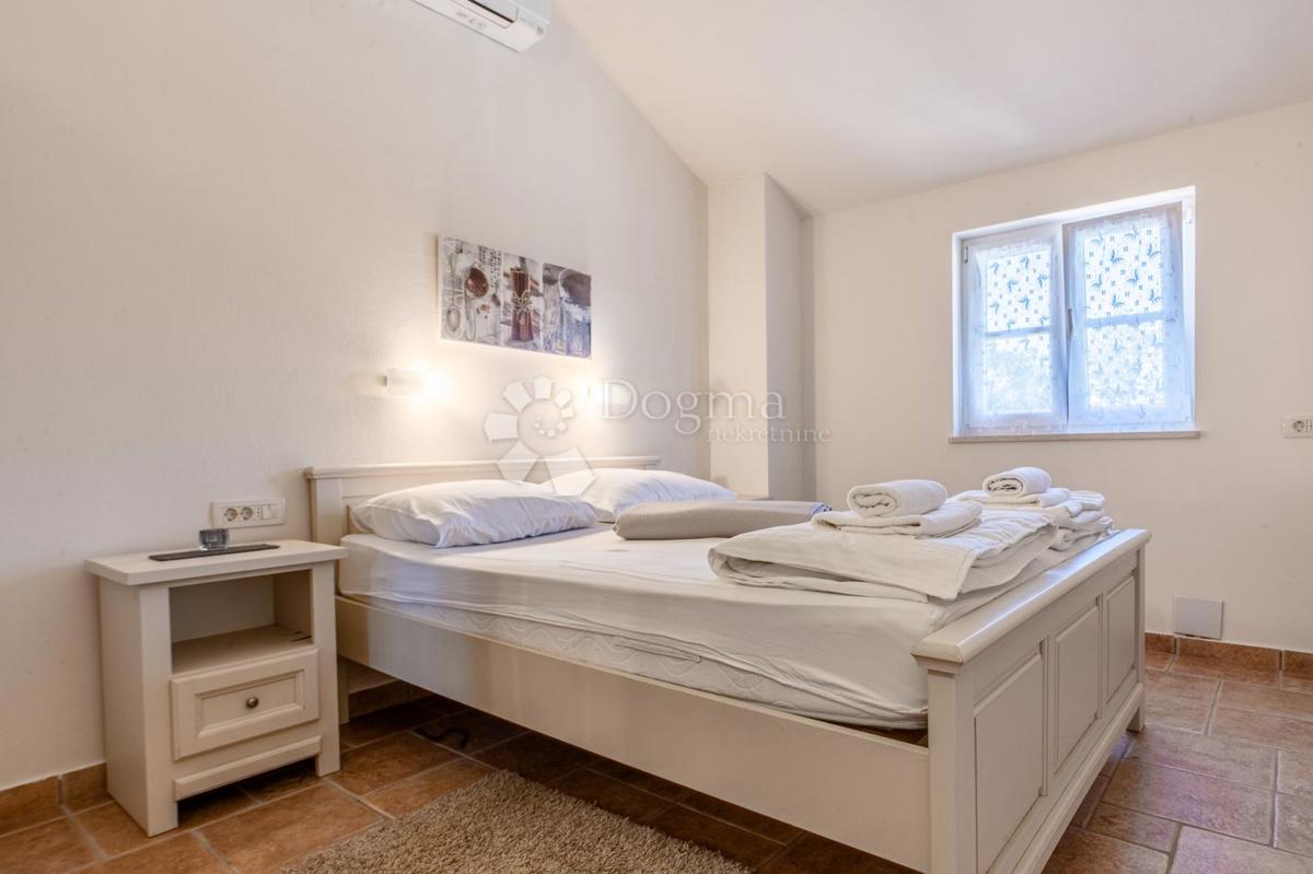 Hiša Dobrinj, 180m2