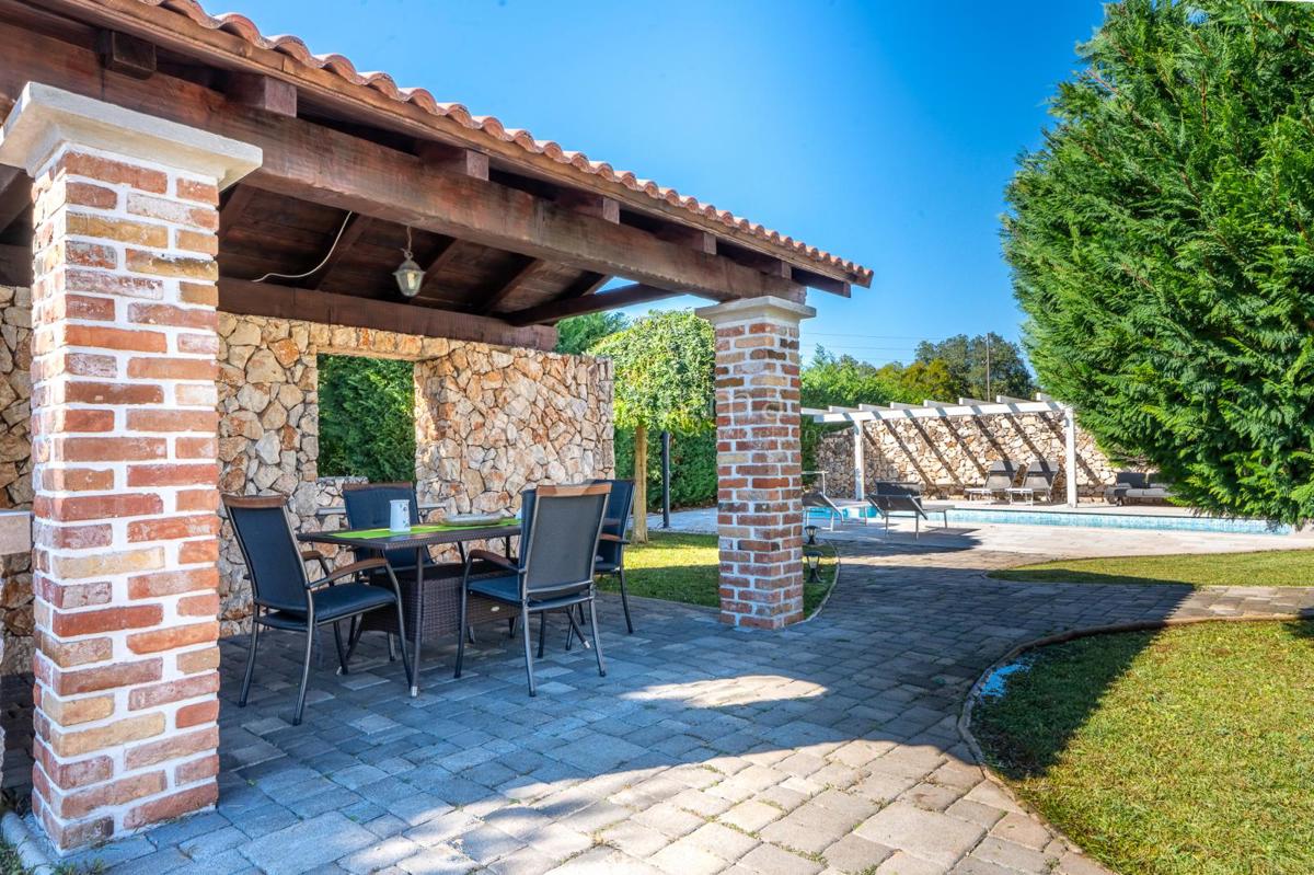 Hiša Dobrinj, 180m2