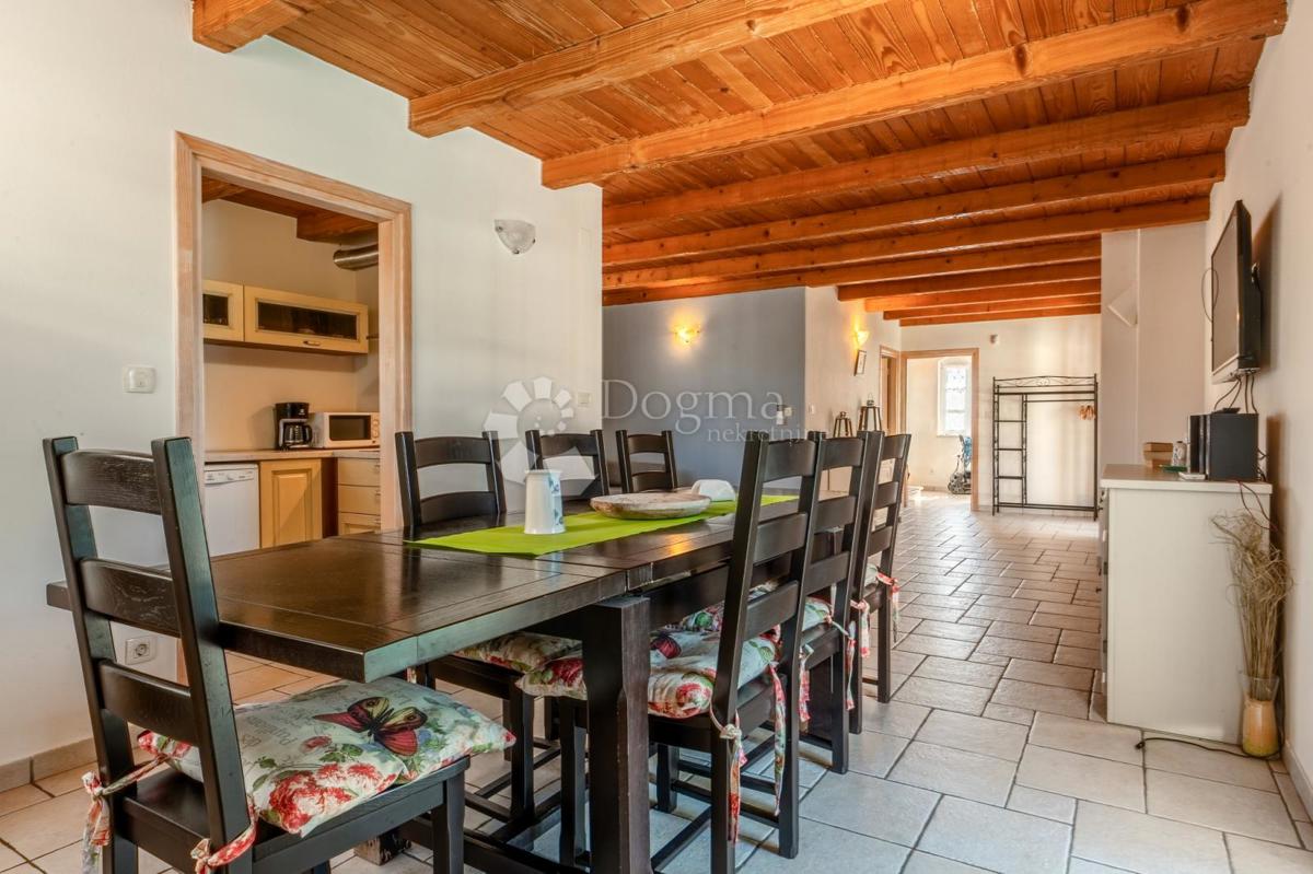 Hiša Dobrinj, 180m2