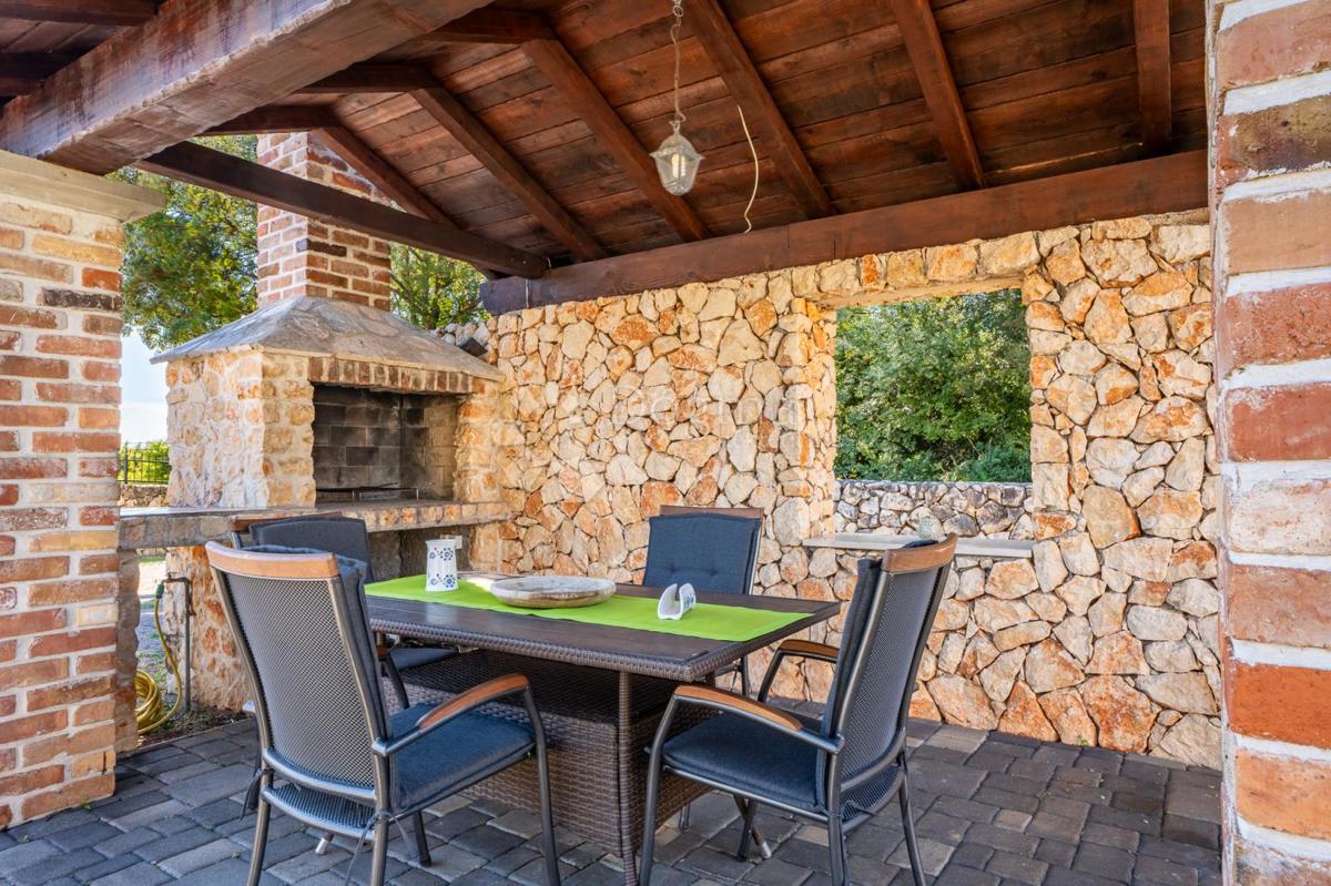 Hiša Dobrinj, 180m2