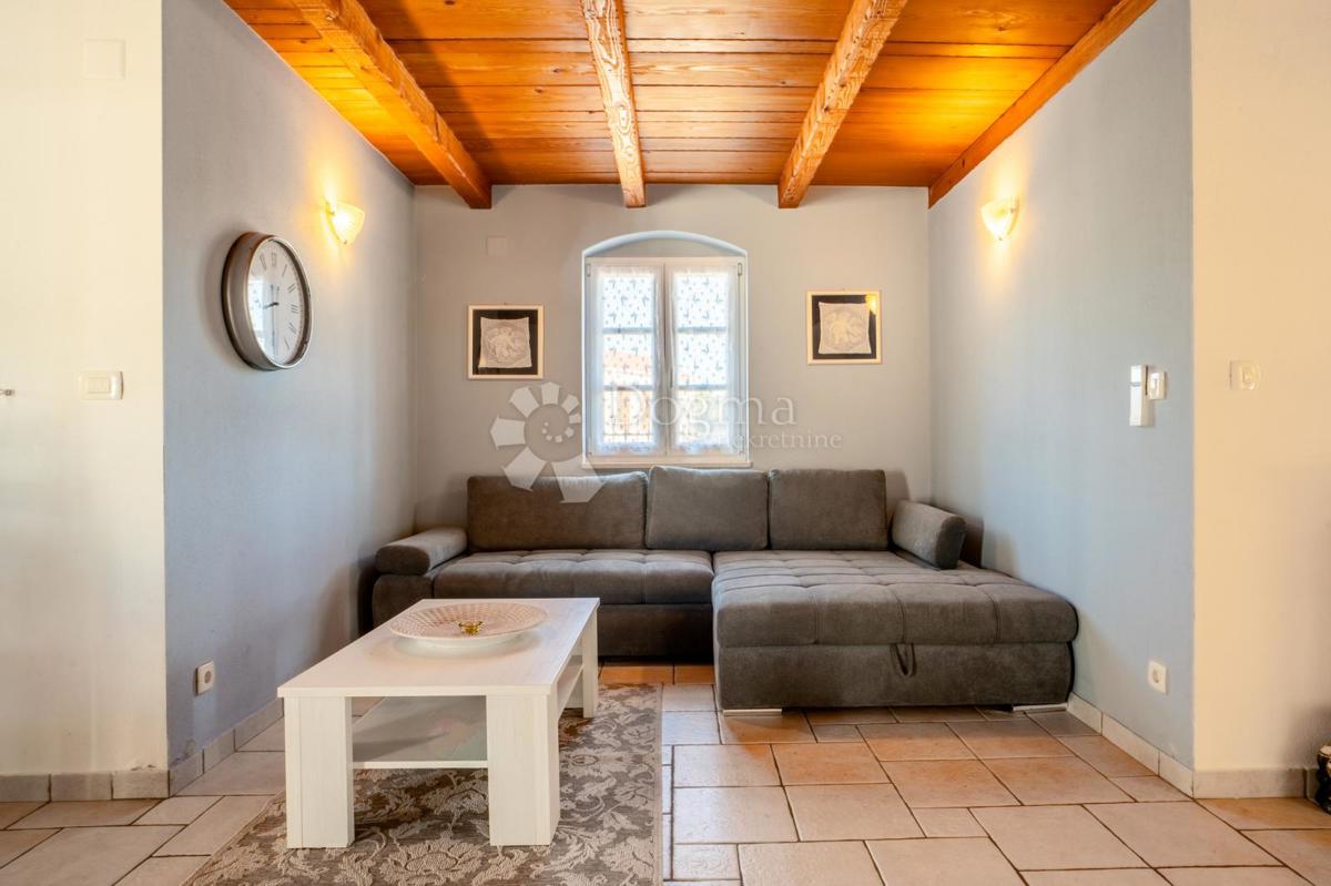 Hiša Dobrinj, 180m2