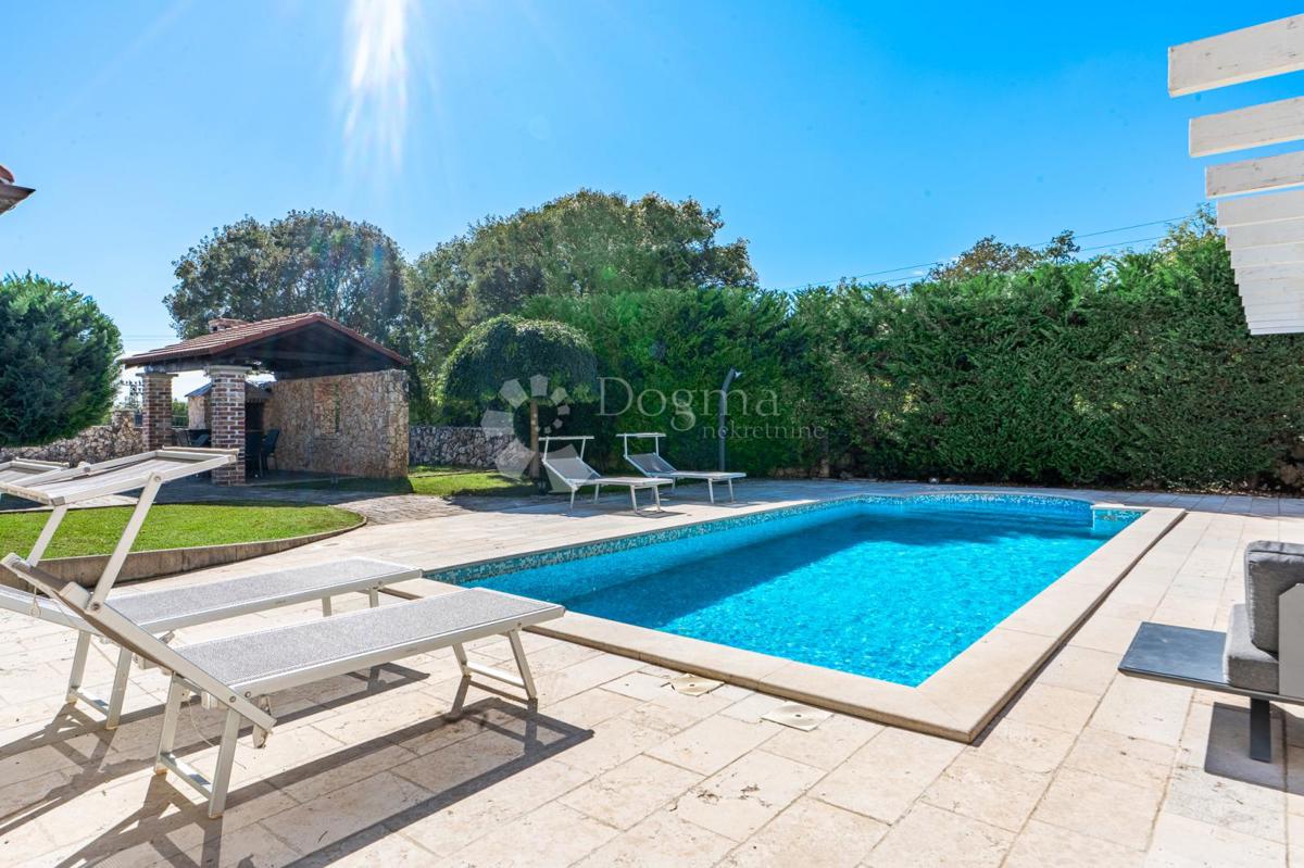 Hiša Dobrinj, 180m2