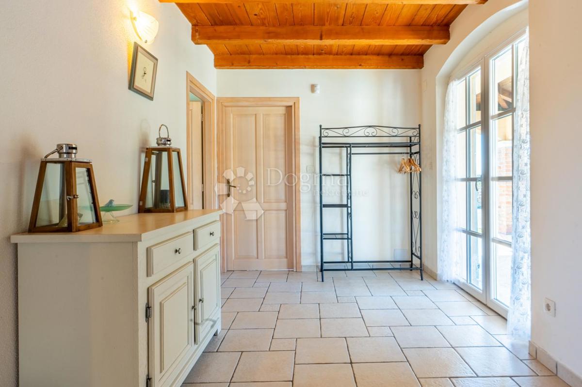 Hiša Dobrinj, 180m2