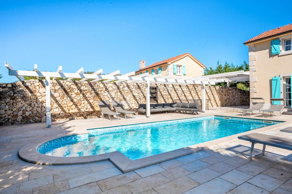 Hiša Dobrinj, 180m2