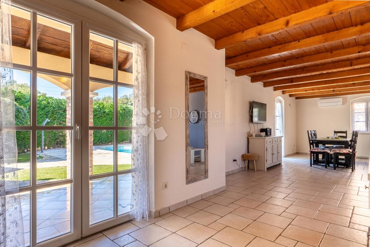 Hiša Dobrinj, 180m2