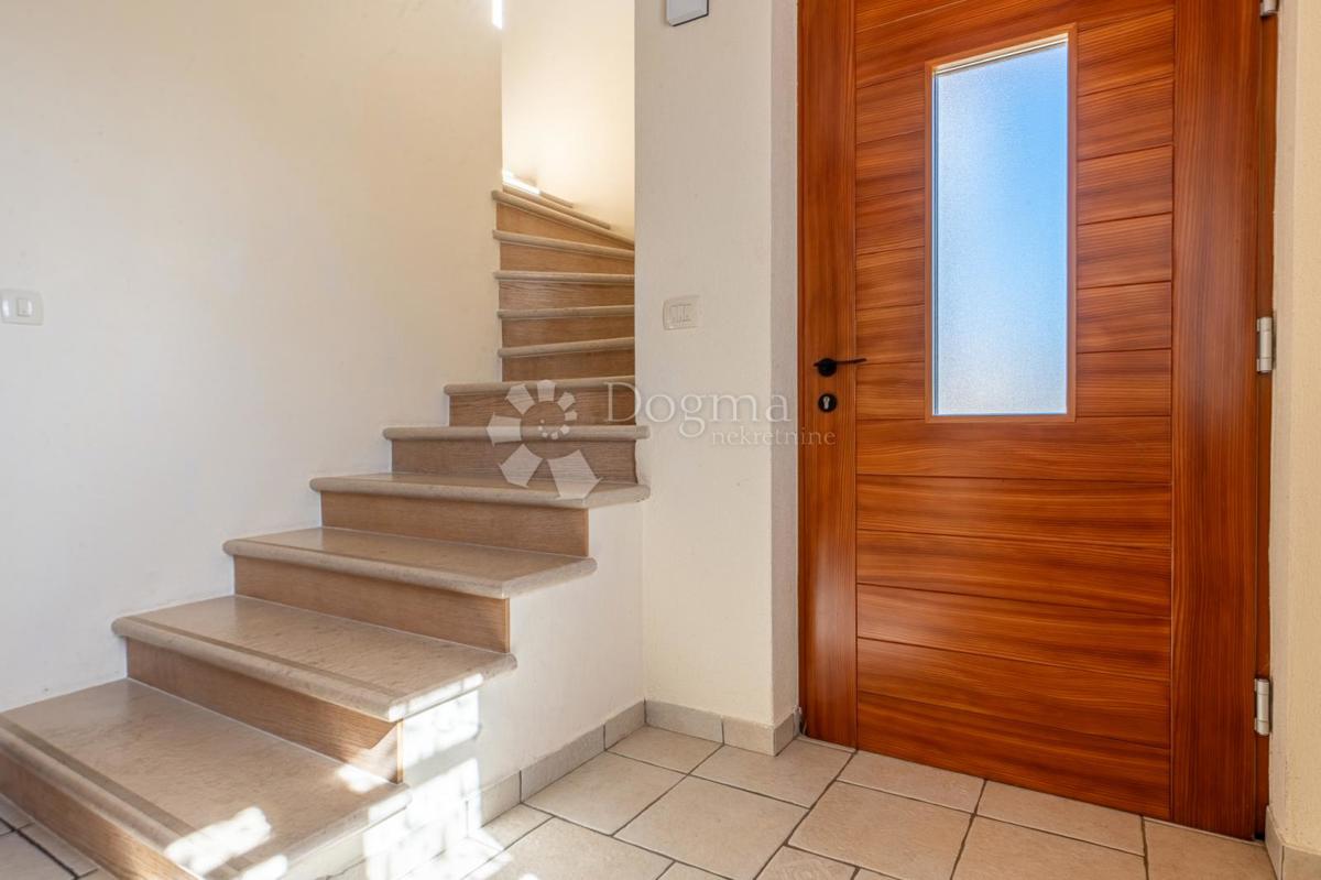 Hiša Dobrinj, 180m2