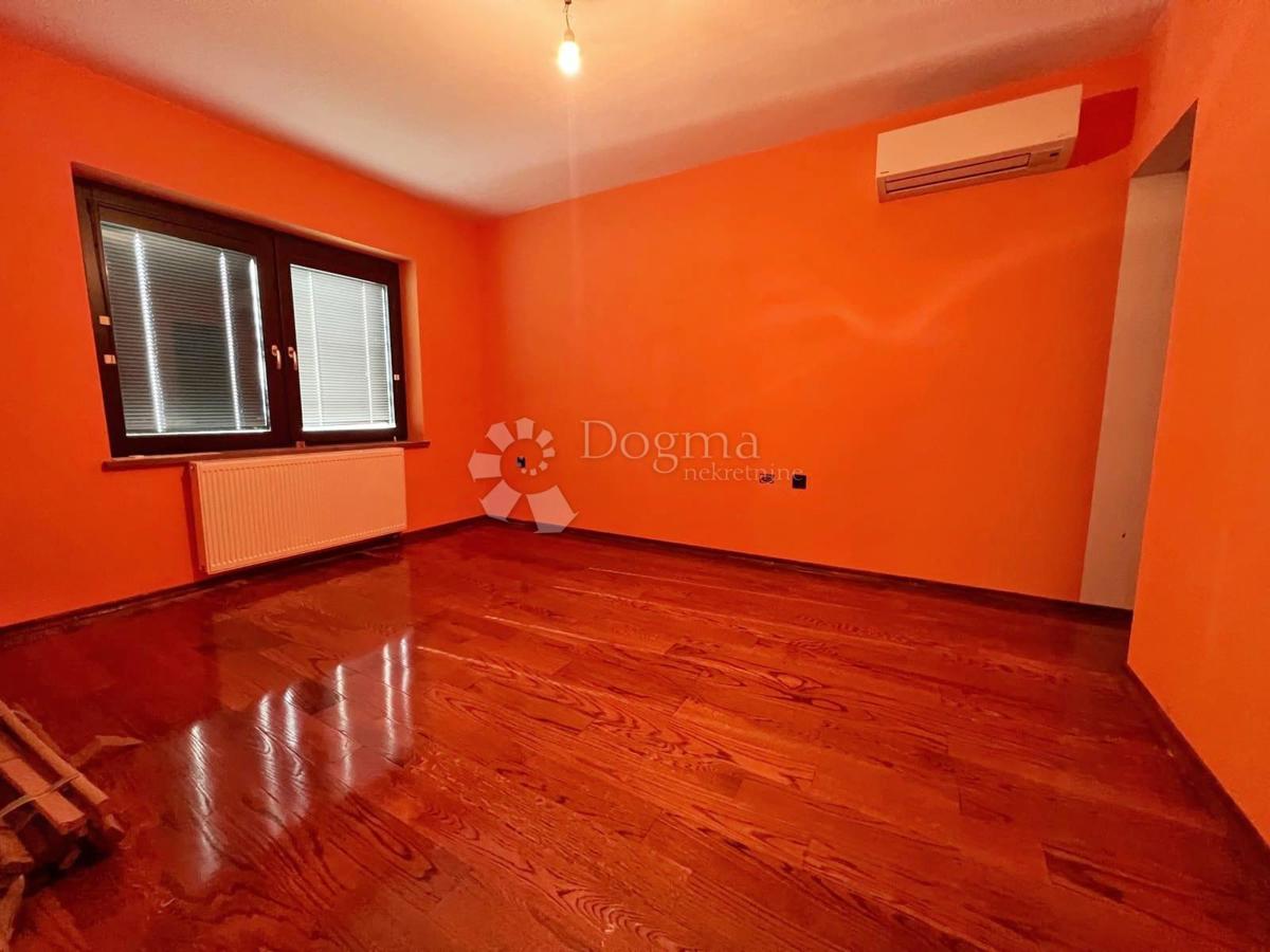 Hiša Kloštar Ivanić, 350m2