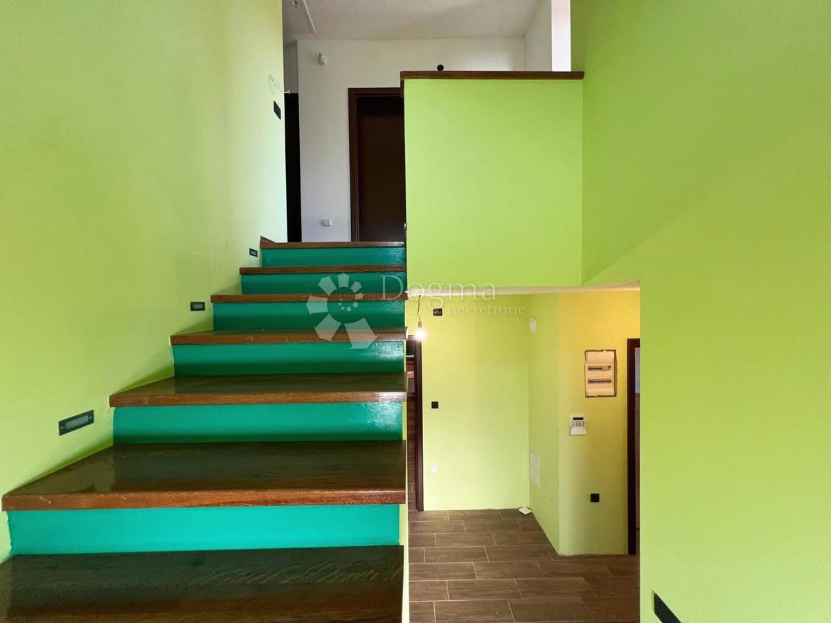 Hiša Kloštar Ivanić, 350m2
