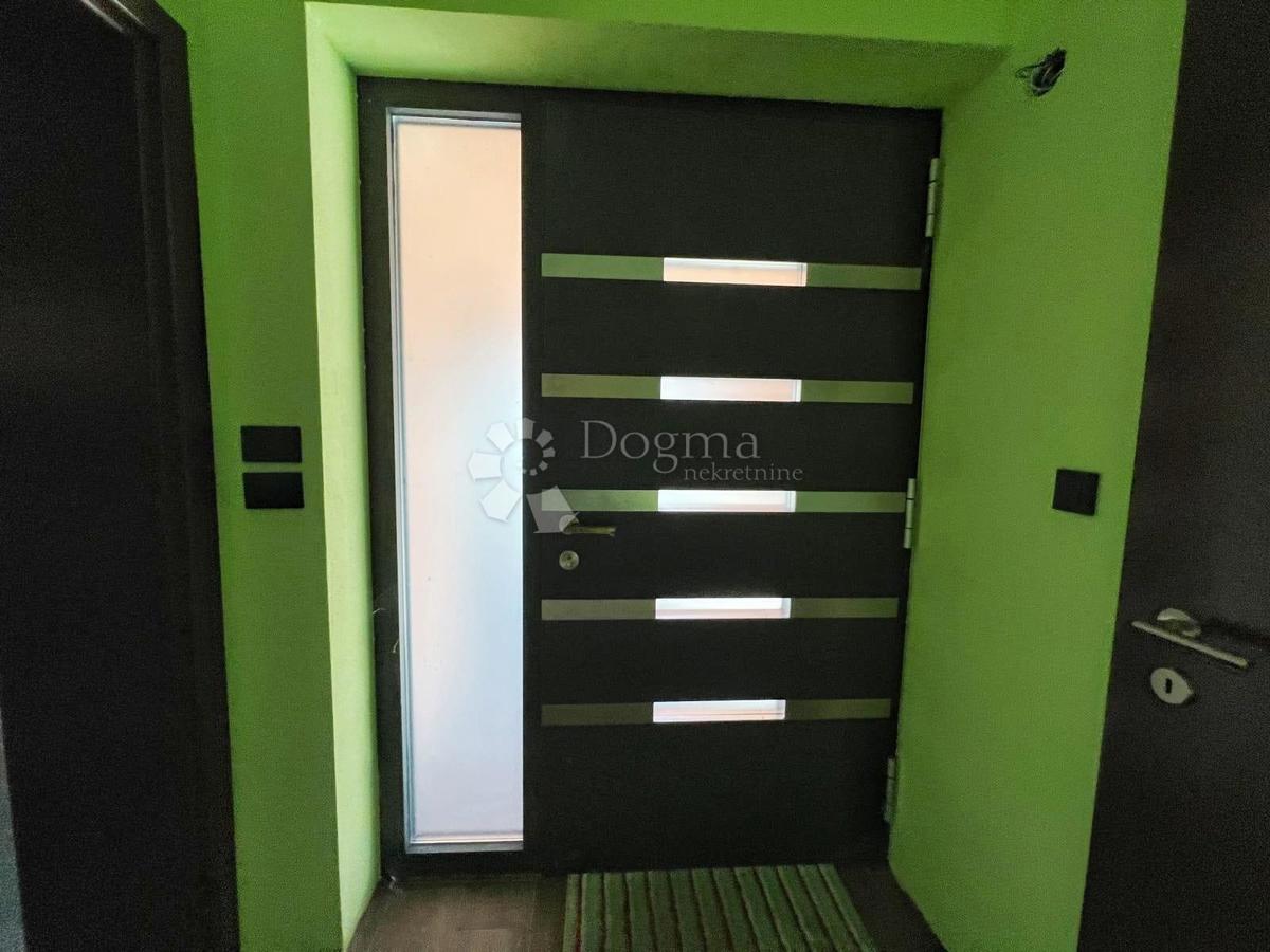 Hiša Kloštar Ivanić, 350m2