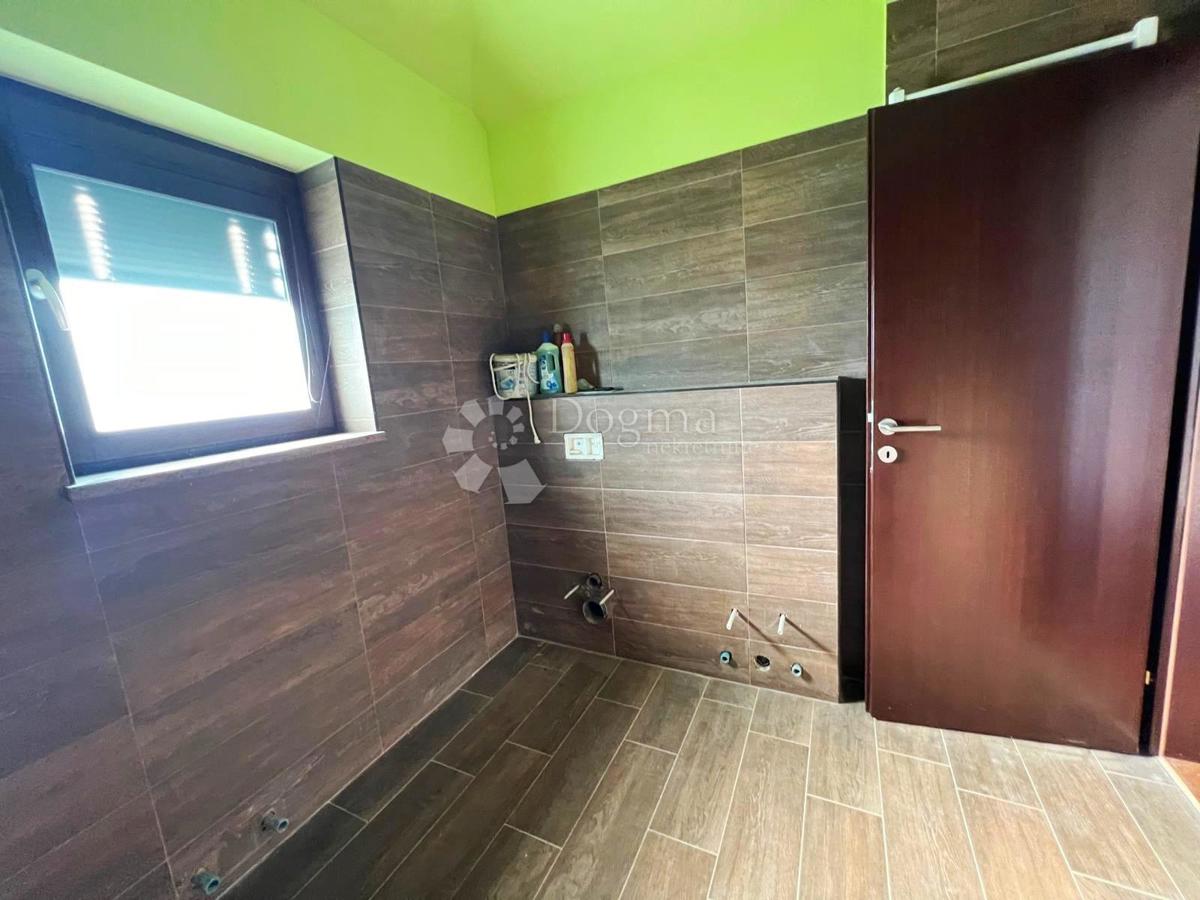 Hiša Kloštar Ivanić, 350m2