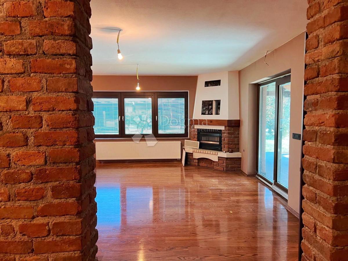 Hiša Kloštar Ivanić, 350m2