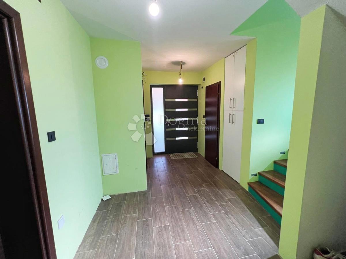 Hiša Kloštar Ivanić, 350m2