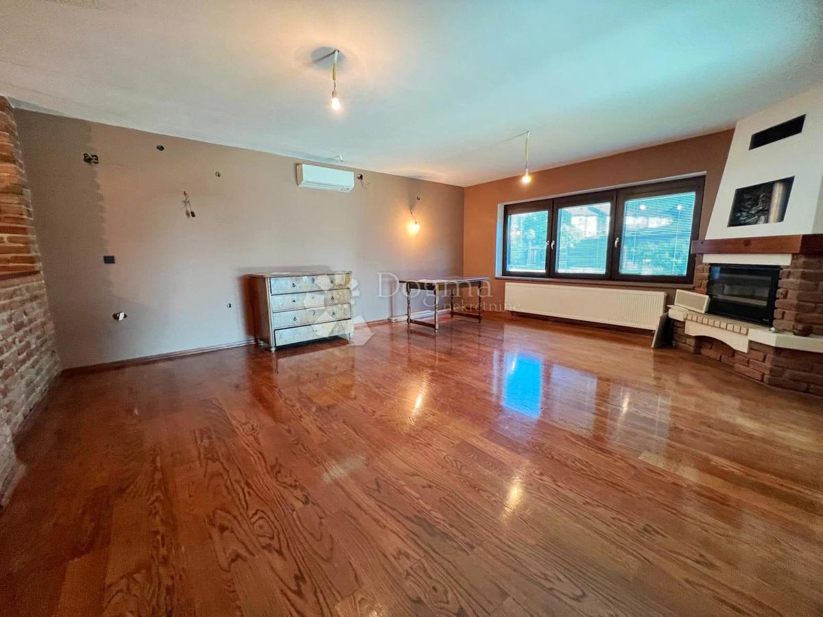 Hiša Kloštar Ivanić, 350m2
