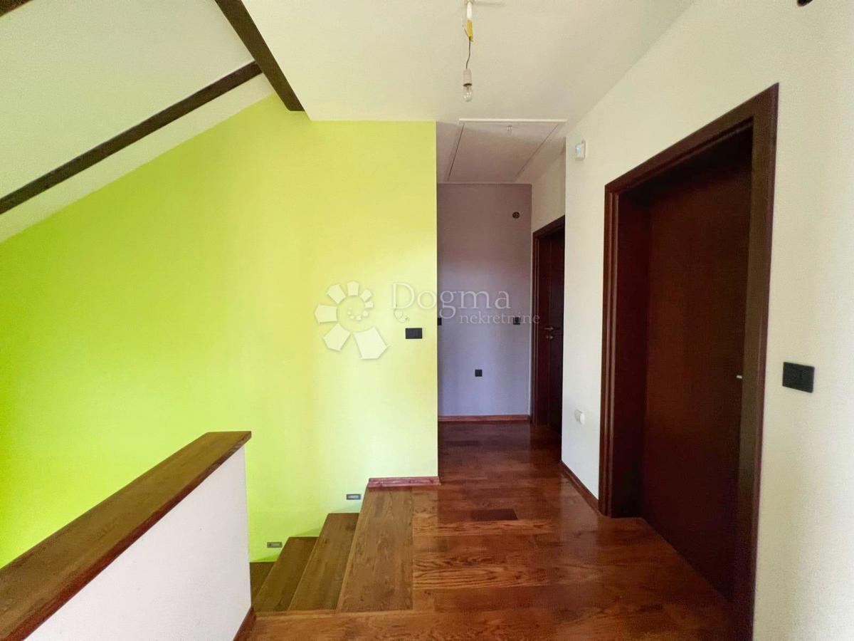Hiša Kloštar Ivanić, 350m2