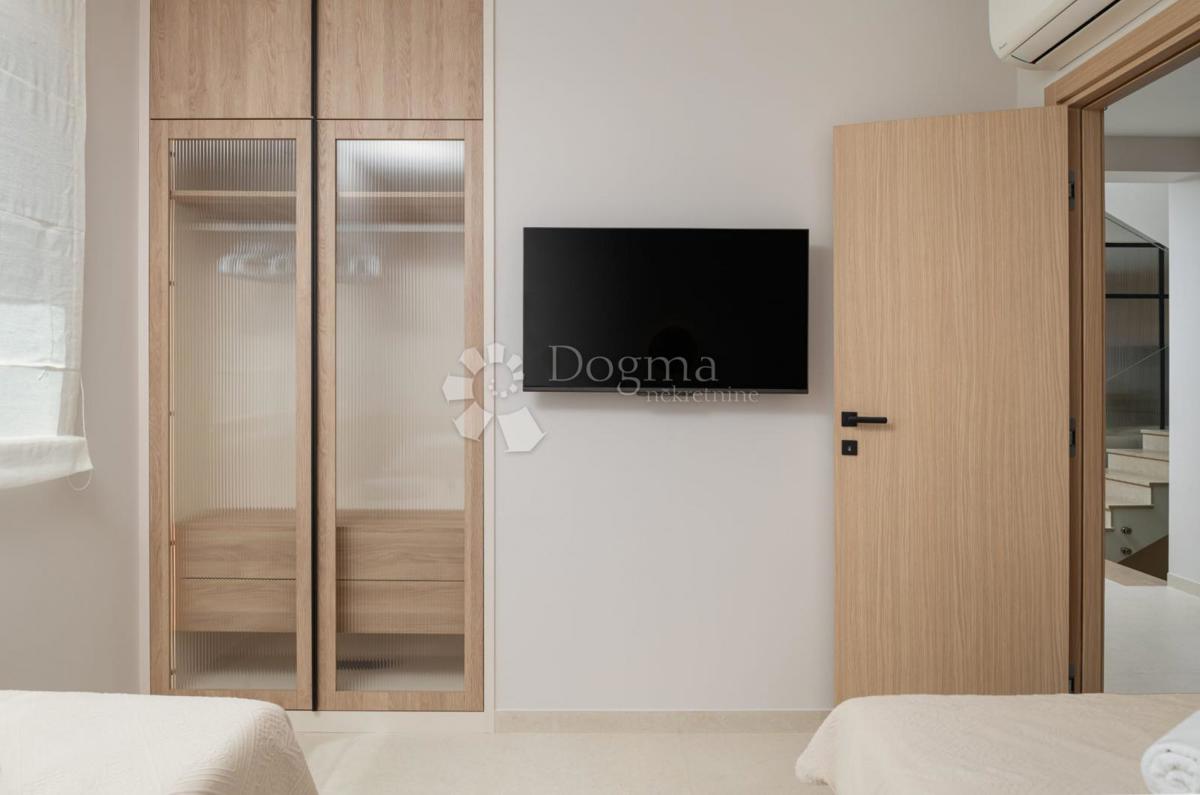 Hiša Podstrana, 243,70m2