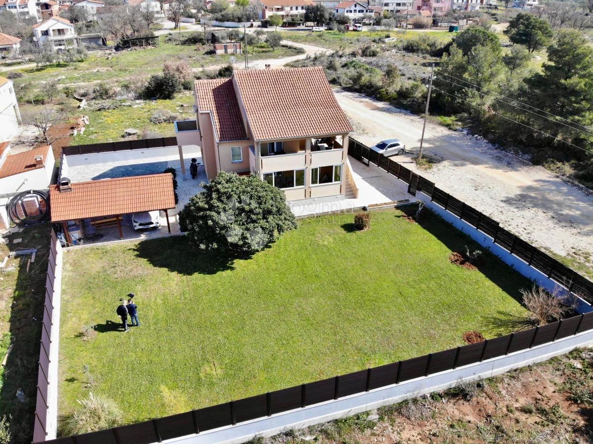 Hiša Biograd na Moru, 210m2